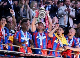 星空体育-德甲球队精彩出场剪辑视频集锦及赛场亮点回放